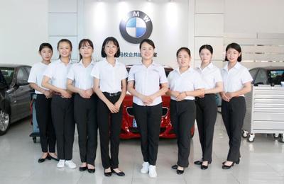 00后女生學(xué)汽修 打破性別刻板印象，99%汽車企業(yè)青睞的新趨勢(shì)
